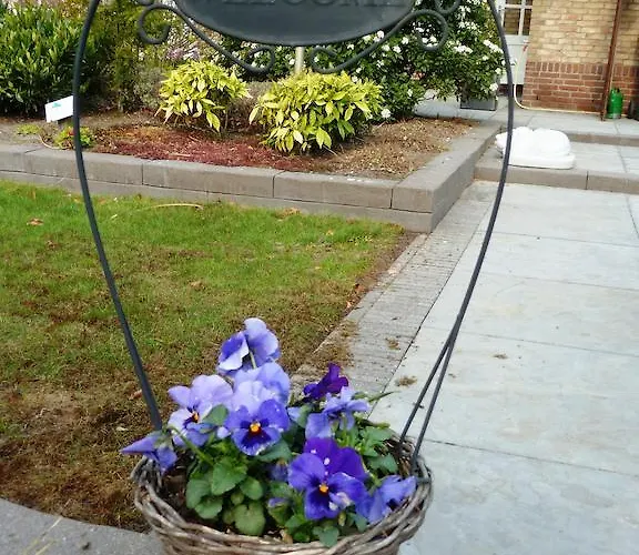 בית הארחה Chez Louise *